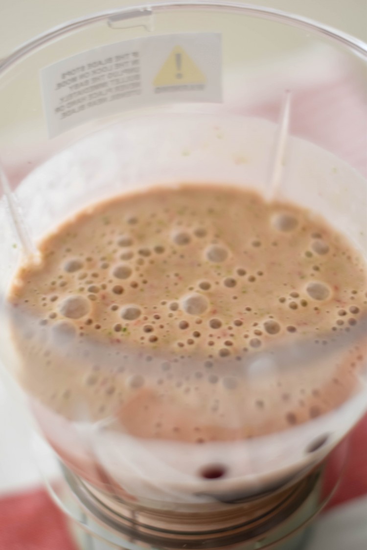 the healthiest smoothie for kids - this recipe is amazing for baby led weaning 