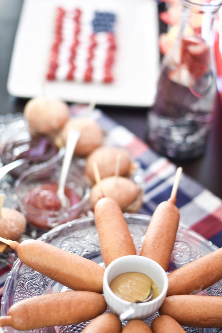 love this corn dog display for a party 