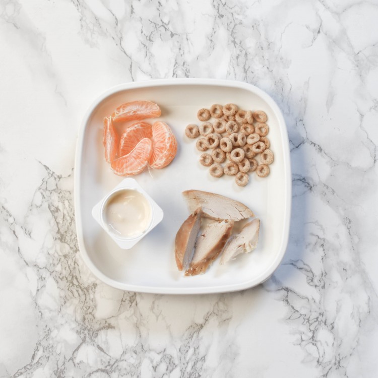 these foods are perfect for baby led weaning - cheerios, chicken, tangerines and yogurt
