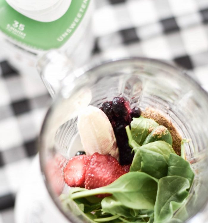 2 Minute Superfood Vegan Fruit Smoothie Recipe