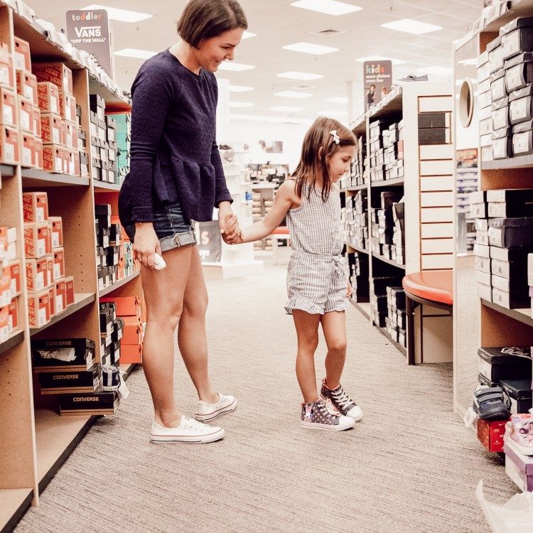 back to school shoe shopping tips for kindergarteners