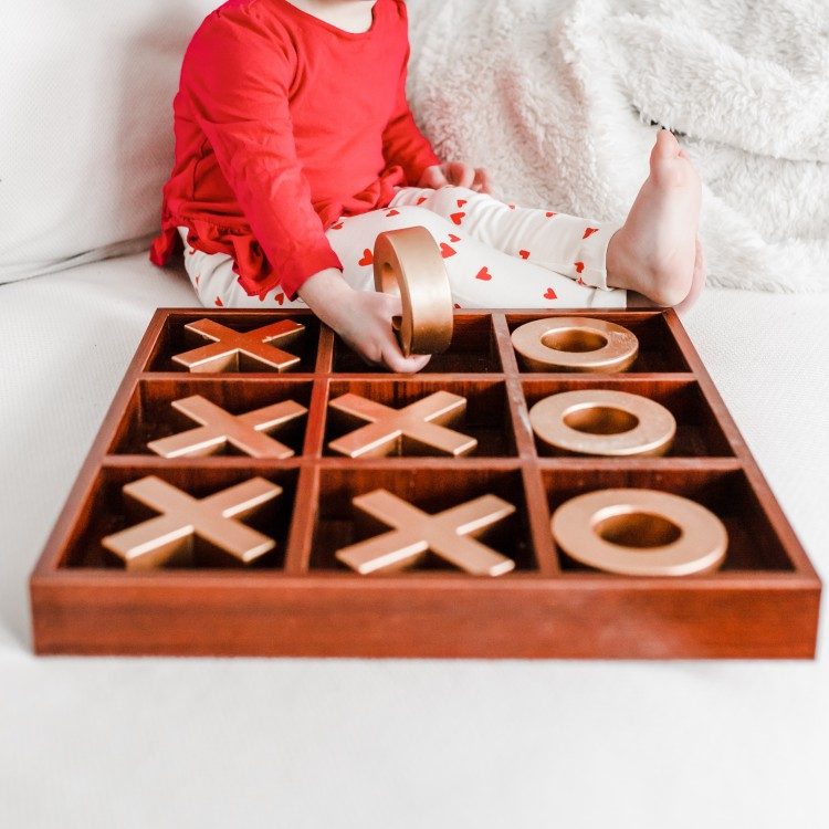 10 cute tic tac toe boards for Valentine's Day decor